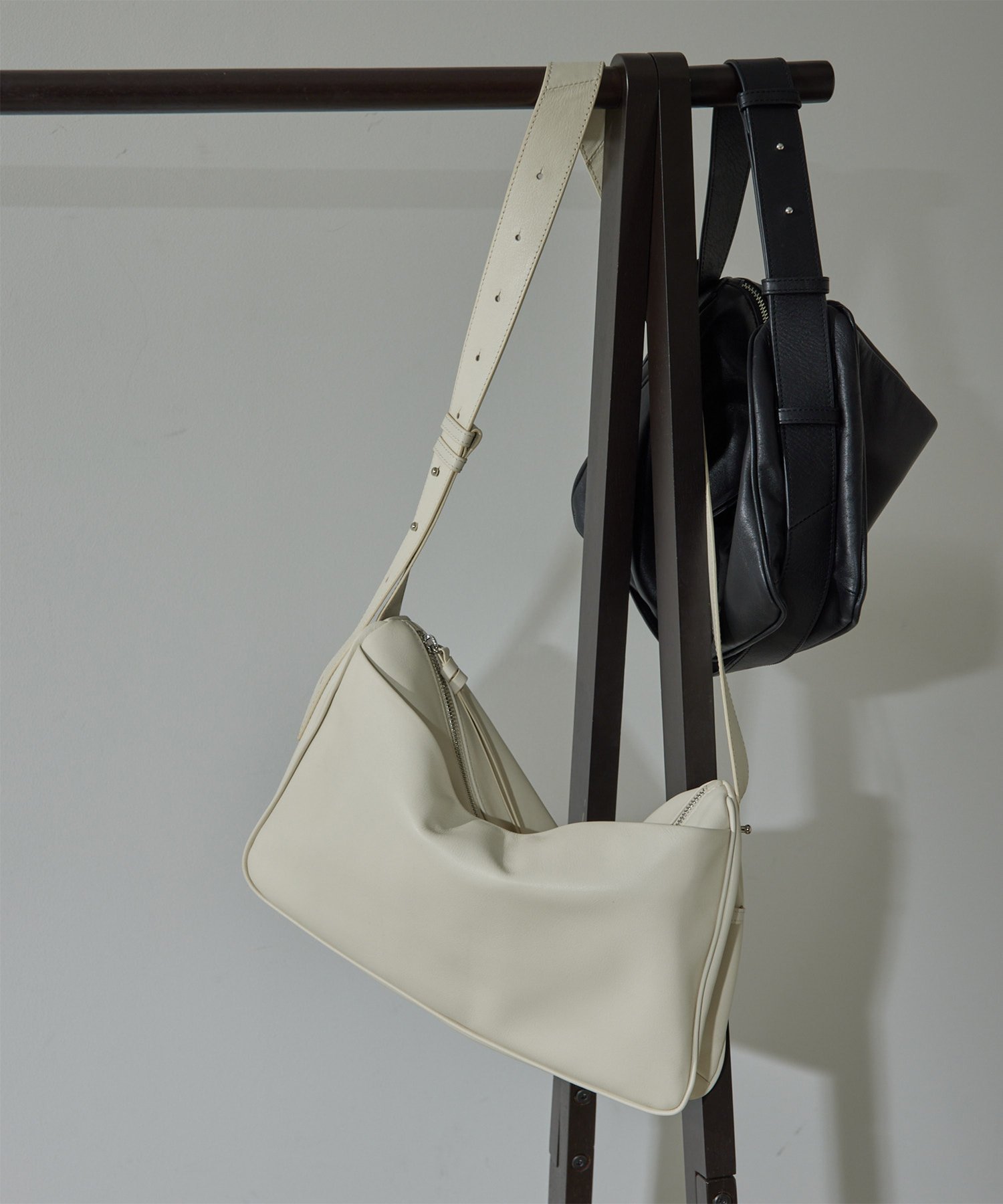 GALLARDAGALANTE｜【2.718】ソフトスクエアショルダーバッグ | Rakuten