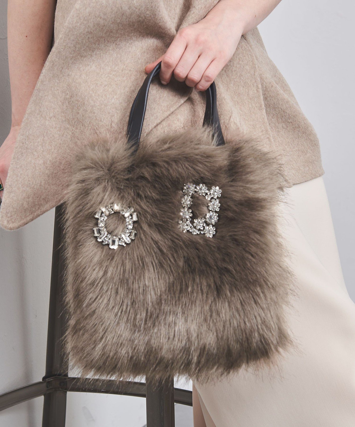 UNITED ARROWS LTD. OUTLET｜ビジューブローチ フェイクファー トート