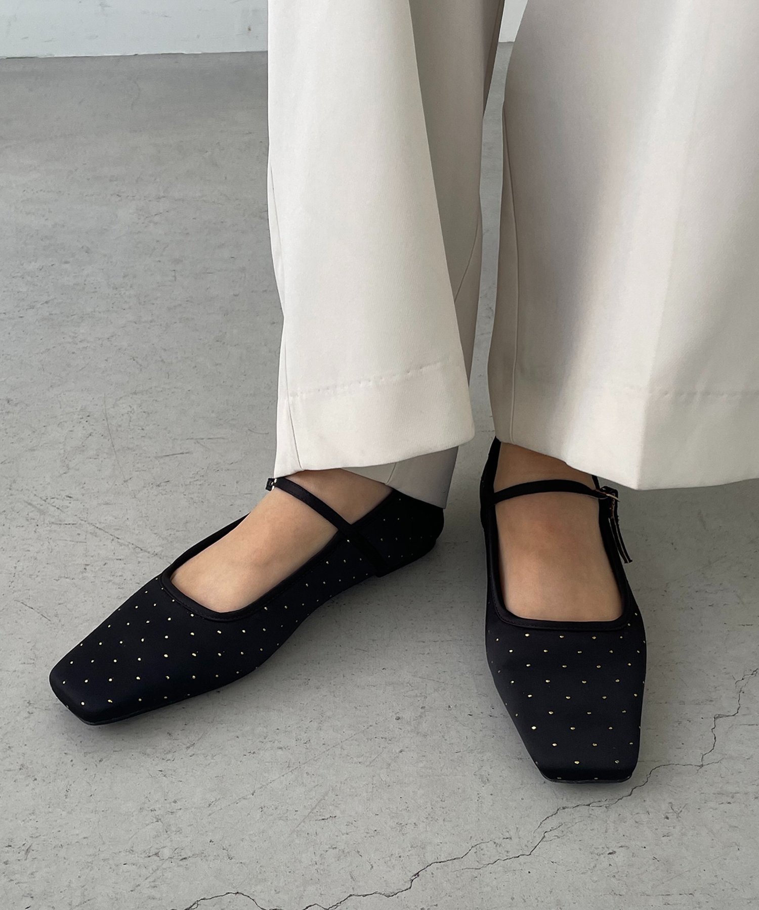 CAPRICIEUX LE'MAGE｜【話題の人気シューズが再登場!】ドットフラット