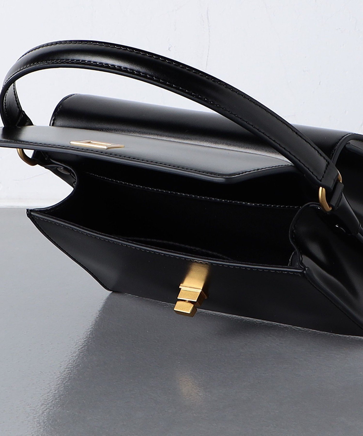 UNITED ARROWS LTD. OUTLET｜ダブル フラップ ショルダーバッグ