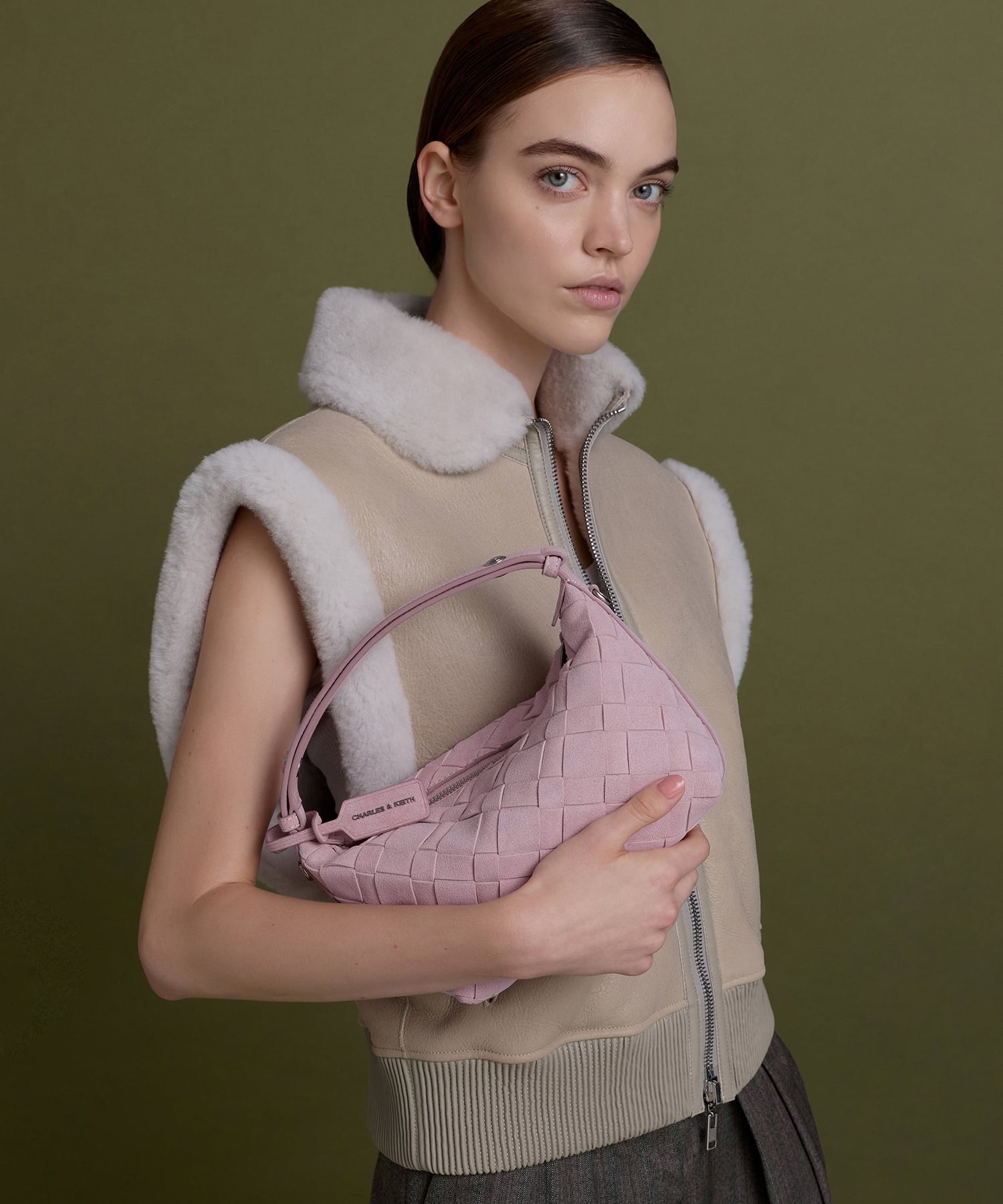 CHARLES & KEITH｜Ivette イヴェット スエードウーブンショルダー