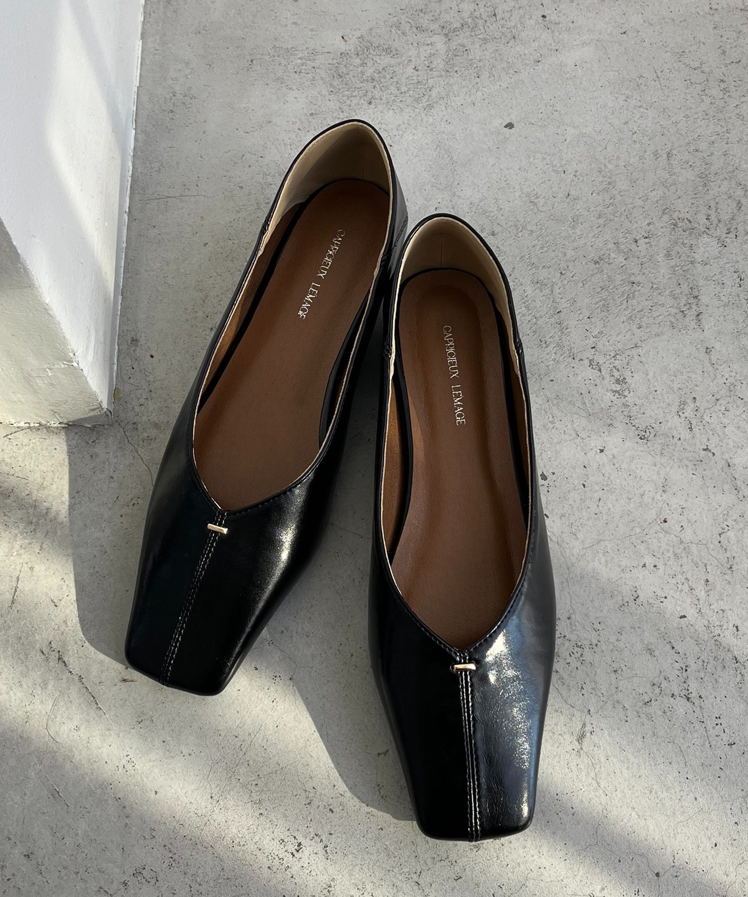 CAPRICIEUX LE'MAGE｜【大人の定番パンプス】スクエアステッチフラット