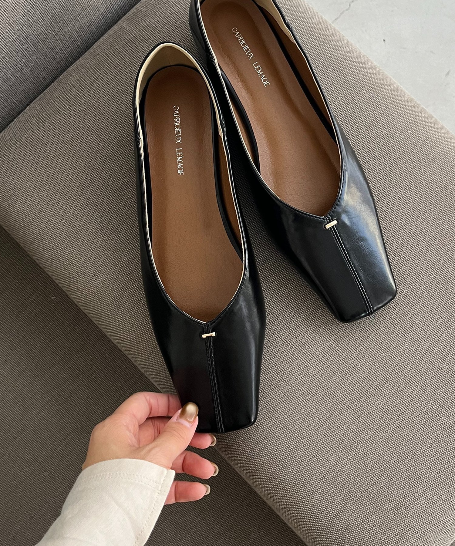 CAPRICIEUX LE'MAGE｜【大人の定番パンプス】スクエアステッチフラット