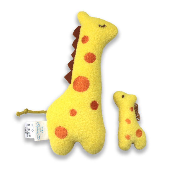 楽天市場】【日本製】 妖精の森 コットン100％ キリン親子にぎにぎ人形