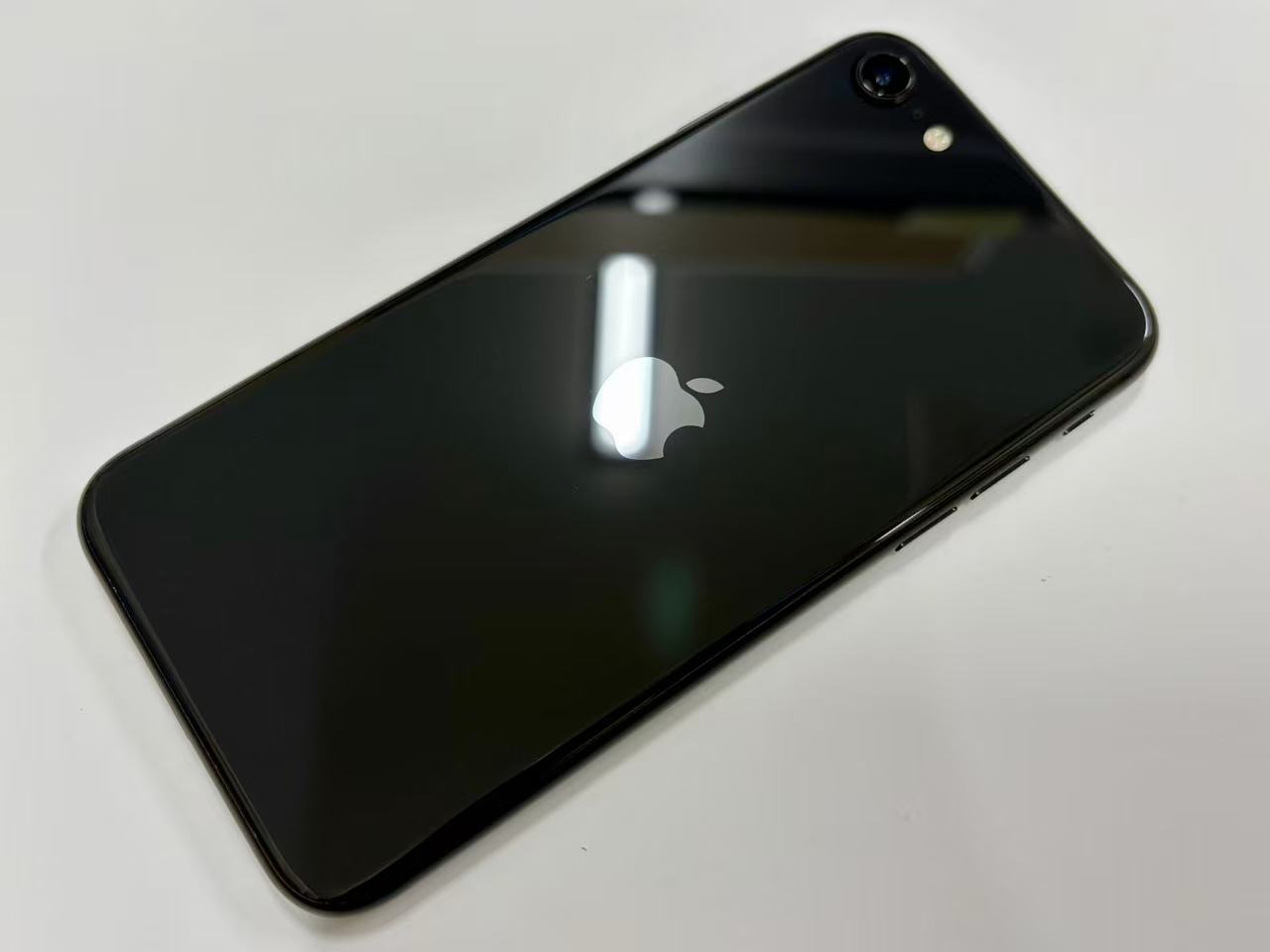 楽天市場】セイモバイル☆【中古Bランク】SIMフリー iPhoneSE2 64GB