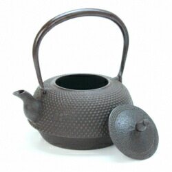 楽天市場】【送料無料】南部鉄器 鉄瓶 万代霰 1.6L 佐藤守巨作〔IH調理