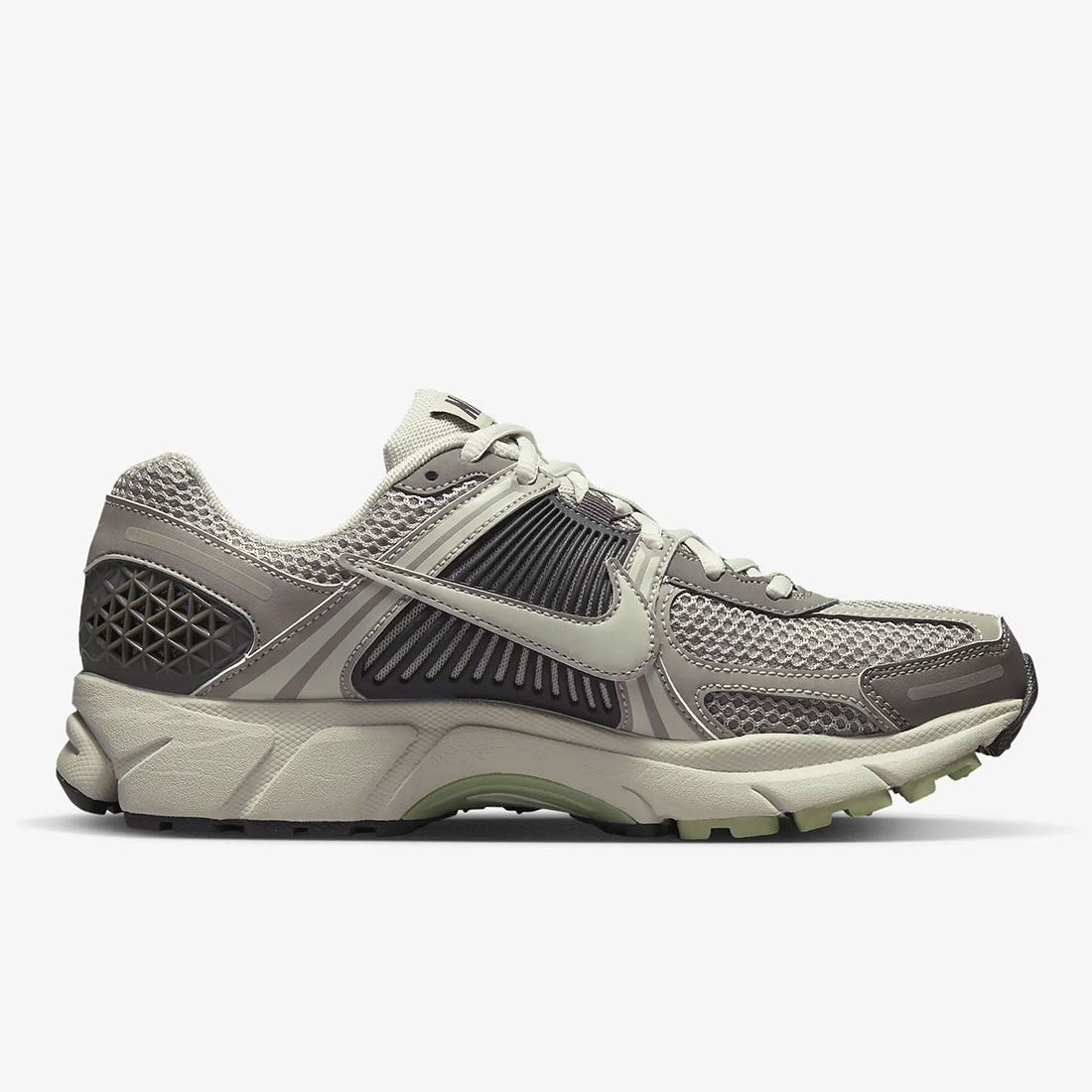 楽天市場】ナイキ ズーム ボメロ 5 NIKE W ZOOM VOMERO 5 コブル