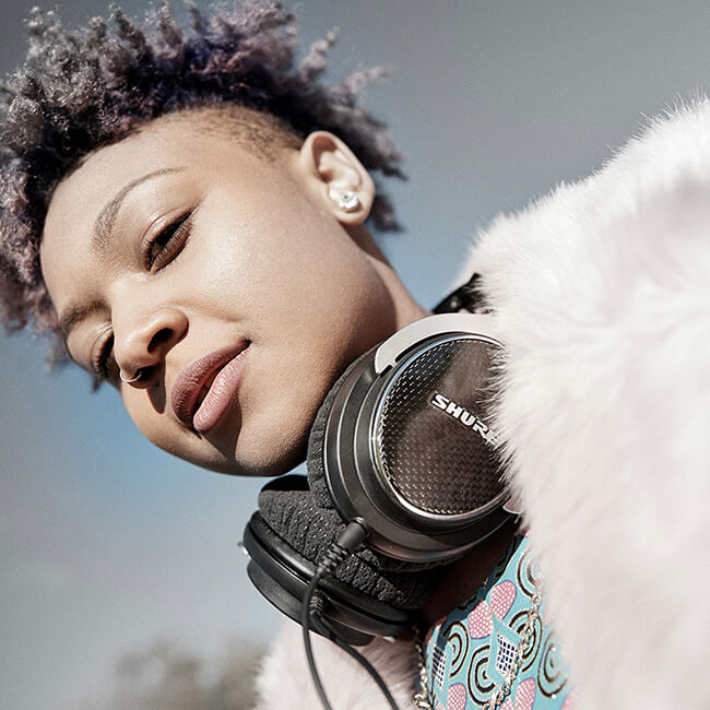 楽天市場】SHURE プレミアム・スタジオ・ヘッドホン SRH1540-BK-A