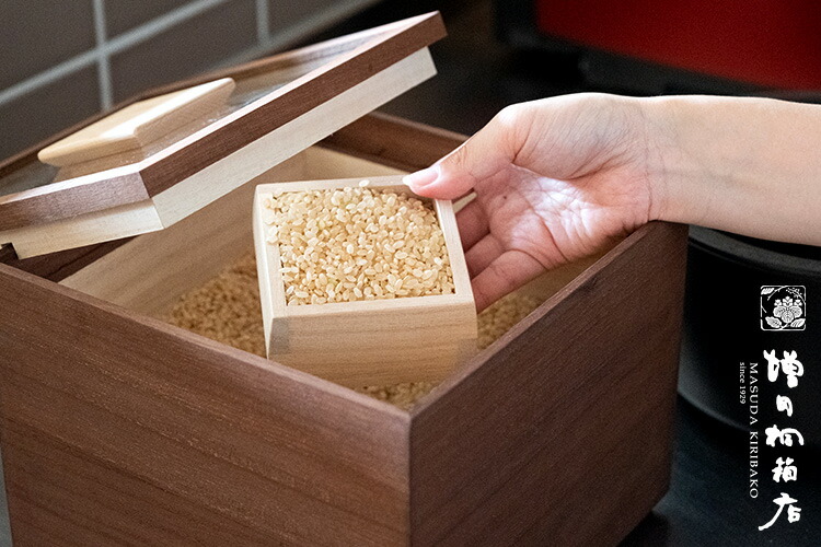 楽天市場】増田桐箱店 米びつ 黒（柿渋） 10kg （中身が見える桐製