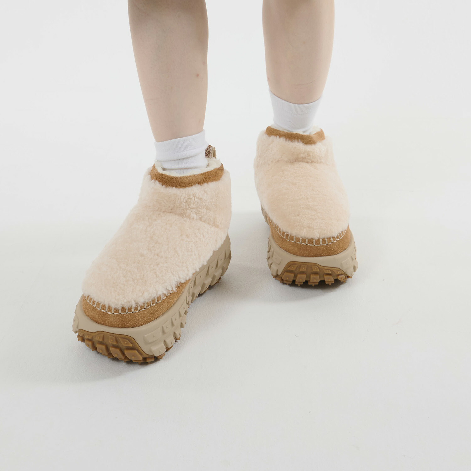 楽天市場】UGG アグ ウルトラミニ ブーツ ベンチャー デイズ コージー