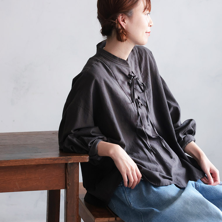 楽天市場】はちみつ堂 スミクロの、たなびく編み上げブラウス M/L/LL