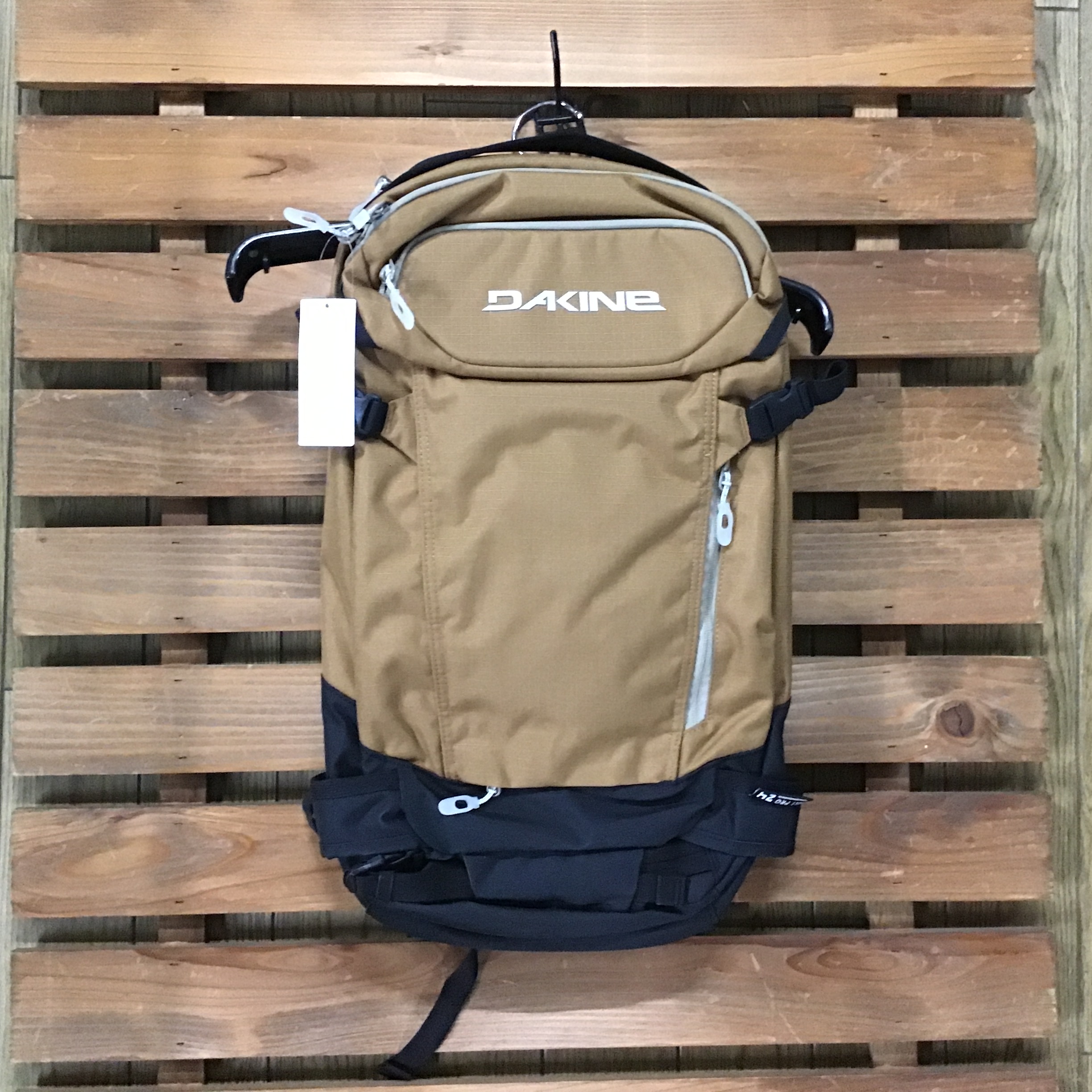 楽天市場】DAKINE ダカイン 【HELI PRO 24L】 RUBBER 正規品