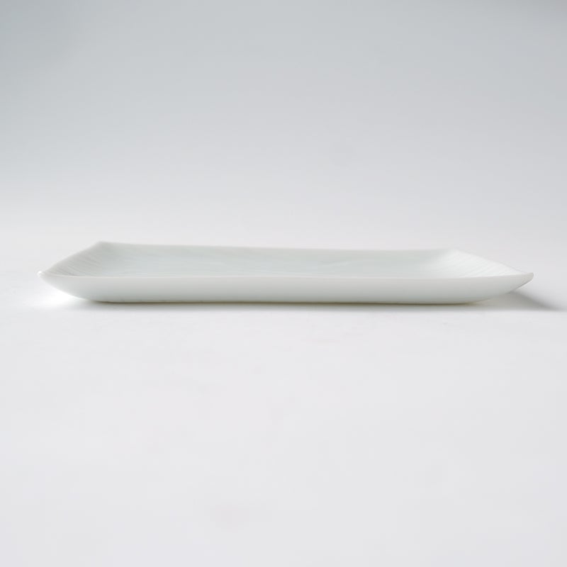 165蔵出しさすがたち吉 大皿一枚 白磁の如く輝き手ひねりの温もり