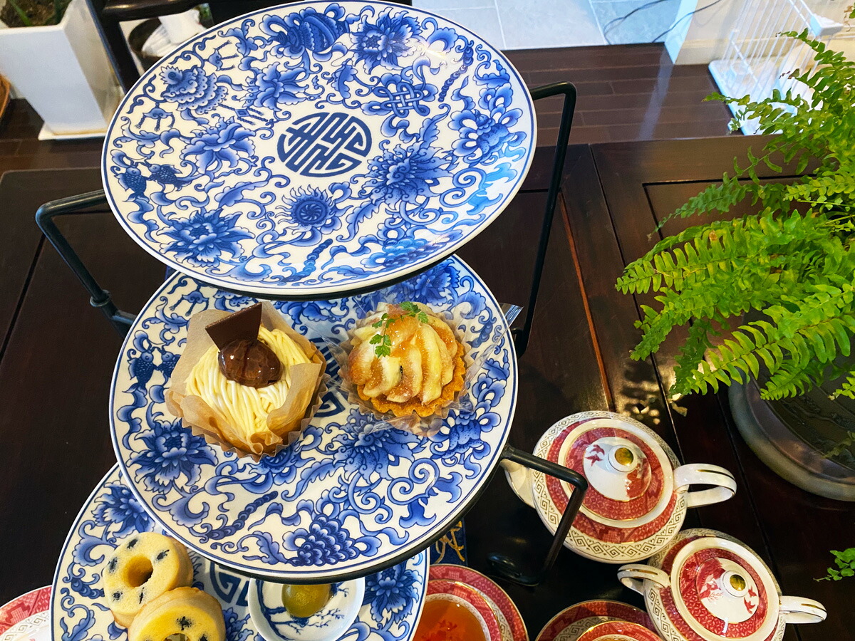 古いガラス皿 プレート ソーサー フランス アンティーク 青い花 no.102