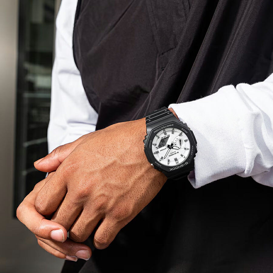 楽天市場】G-SHOCK ブラック&ブリリアントホワイト GA-2100WD-1AJF