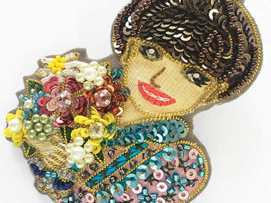 楽天市場】「黒柳徹子×田川啓二」トットちゃんのブローチ ビーズ刺繍