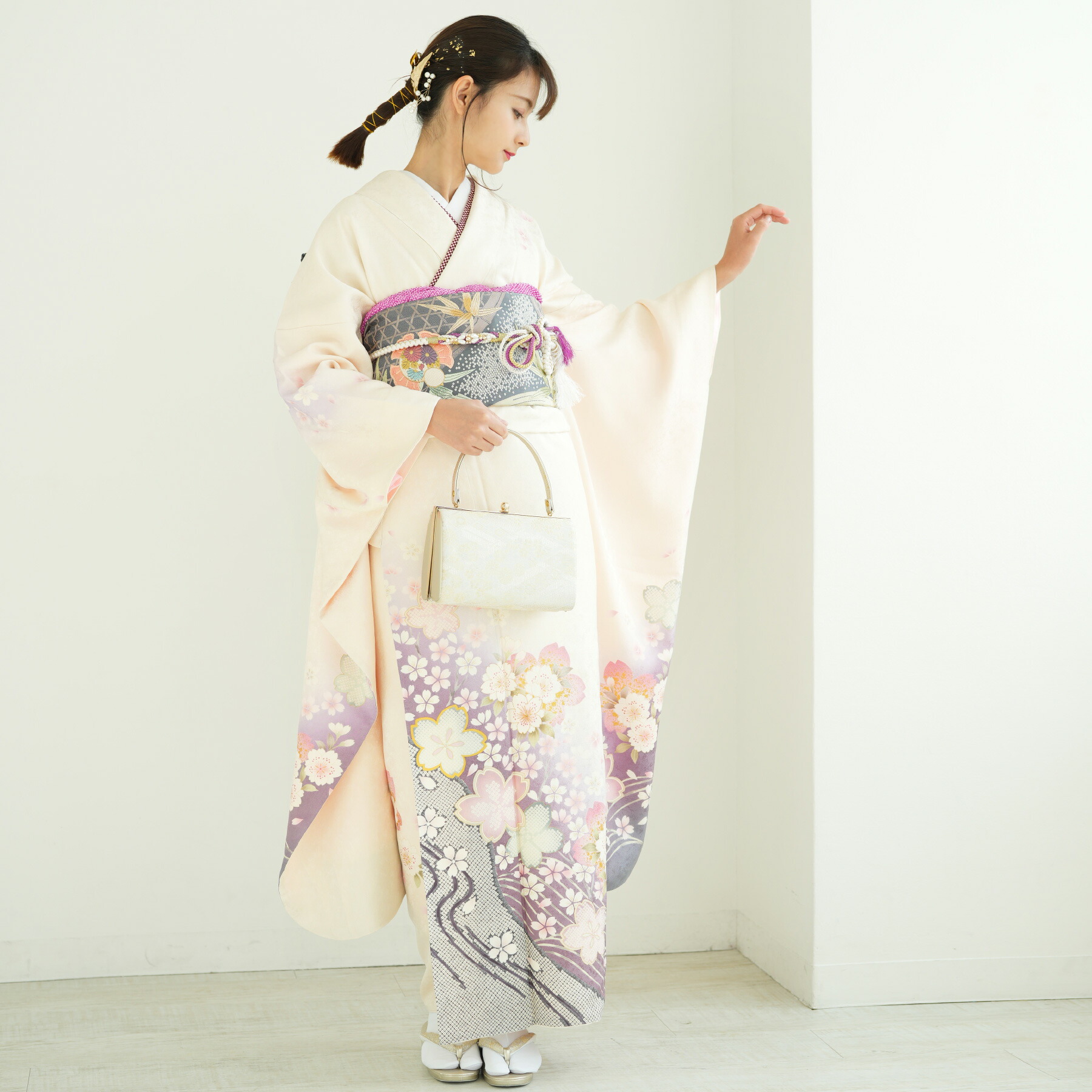桜模様の振袖（紫）（ラベンダー） 紫・ラベンダー | Kimono Sienne 桜