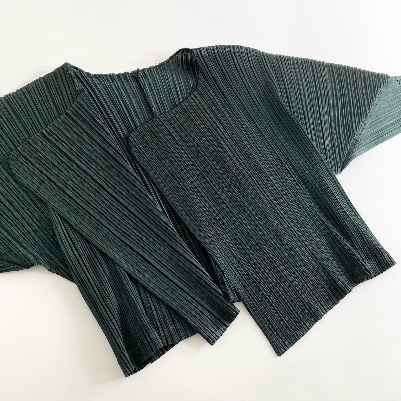 楽天市場】PLEATS PLEASE プリーツプリーズ イッセイミヤケ プリーツ