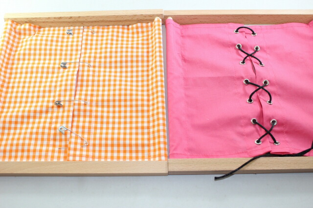 楽天市場】モンテッソーリ 着衣枠 12個セット ♪スタンド付き