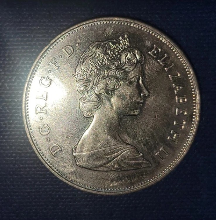 楽天市場】1981年 プリンス・オブ・ウェールズとダイアナ妃 スペンサー