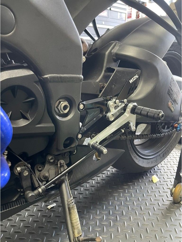 楽天市場】WIZH ウィズ BEV2 バックステップ ZX-10R (11-15) KAWASAKI