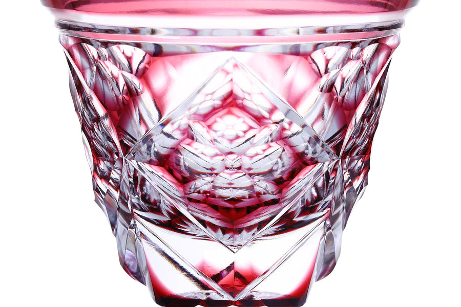 江戸切子 七宝四花菱文様 ぐい呑 金赤 – TSUCHI-YA │ ガラスの器と工芸