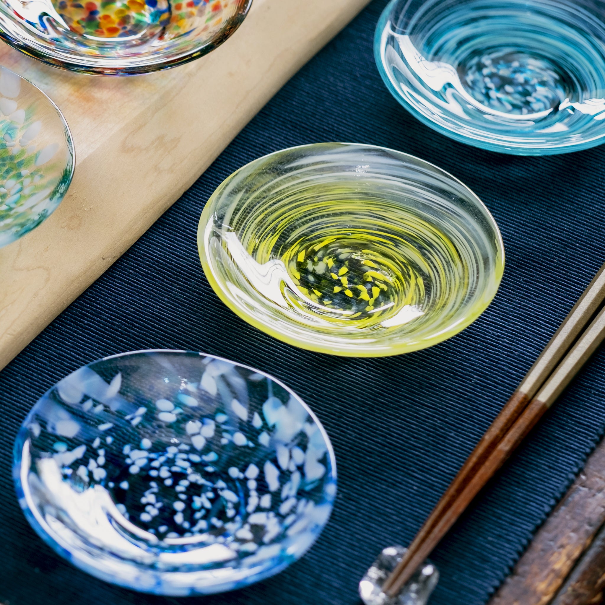 津軽びいどろ 色色豆皿 あじさい | 青色のドット柄がおしゃれなガラス