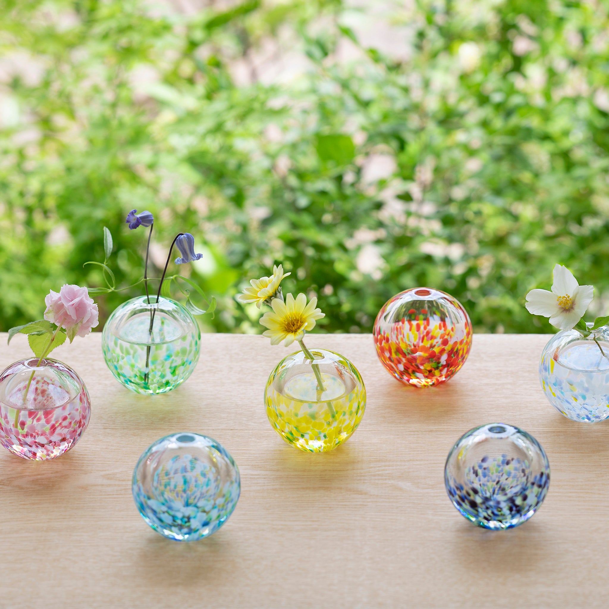 津軽びいどろ にほんの色 ふうけい 一輪挿し 舞う桜 | 青森県の伝統