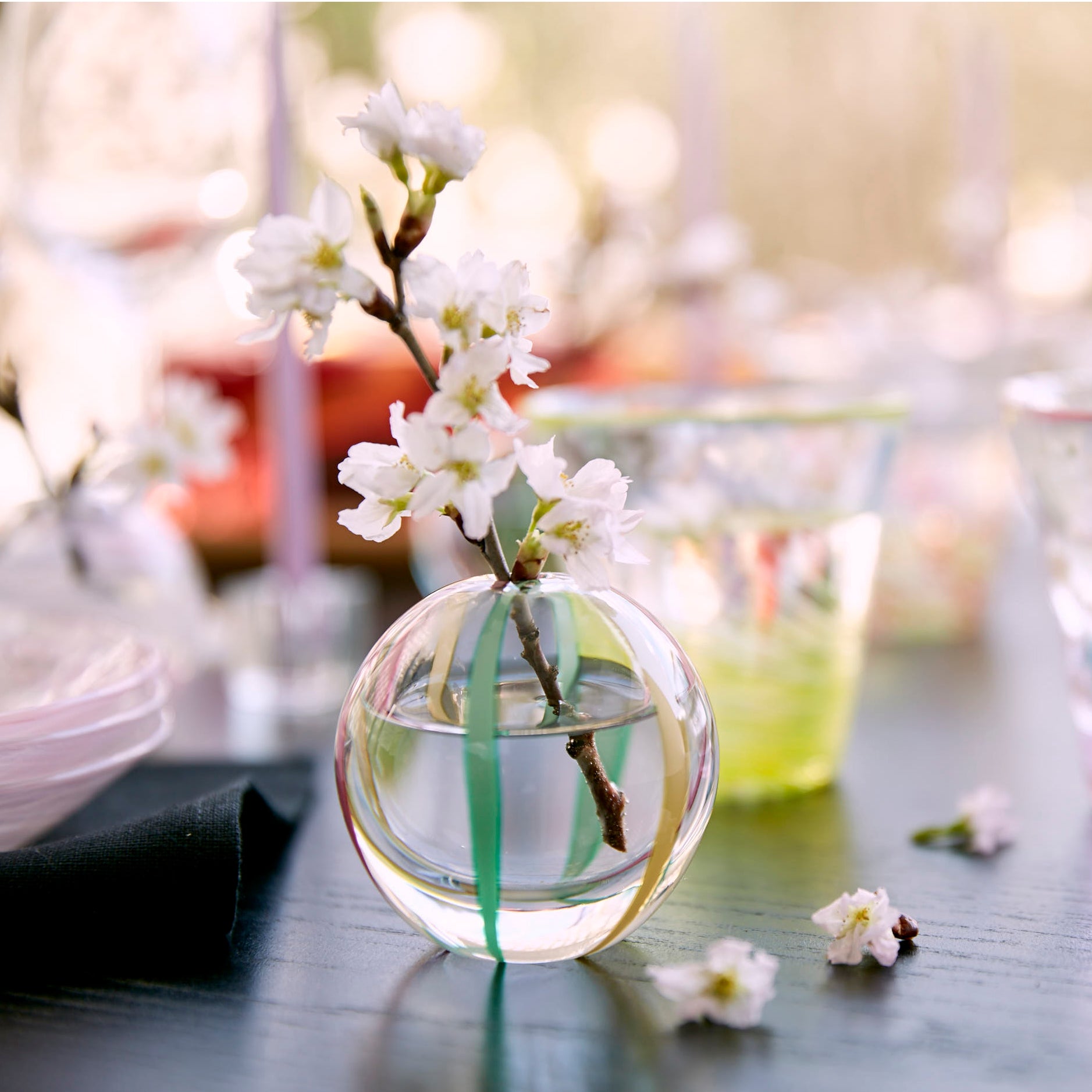 津軽びいどろ 彩手鞠 一輪挿し 弥生 | 青森県の伝統工芸品 小さめで