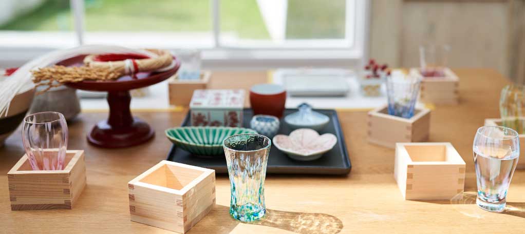 枡酒杯 風の香・花めぐり［12月］ | シリーズ | ハンドメイドガラスの