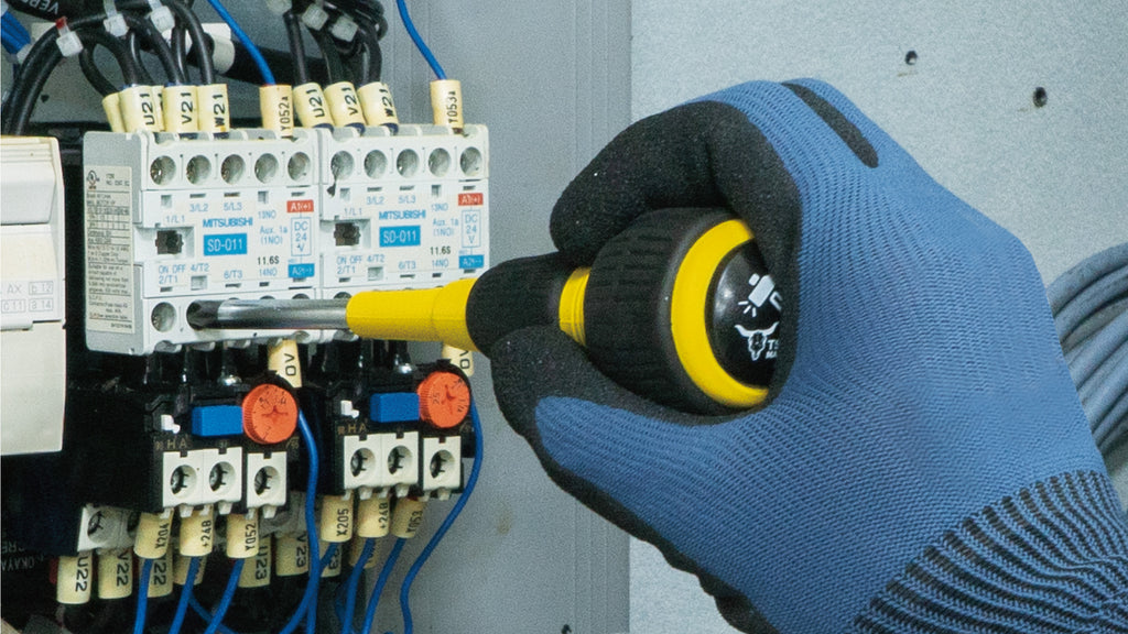 ツノダ【店長おすすめ】電工ドライバー＆ペンチ3点セット数量限定