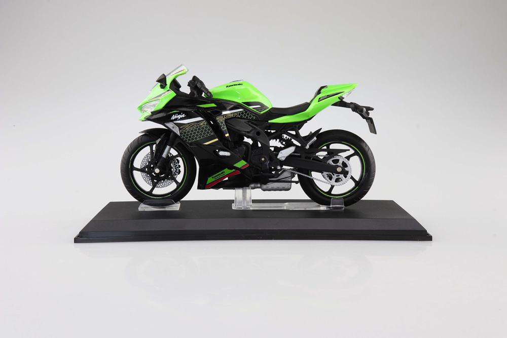 KAWASAKI Ninja ZX-25R (ライムグリーン×エボニー)【4905083109694