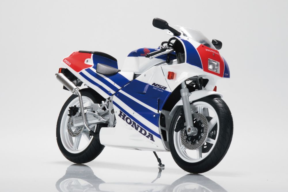 1/12 完成品バイク Honda NSR250R '89 ロスホワイト×テラブルー