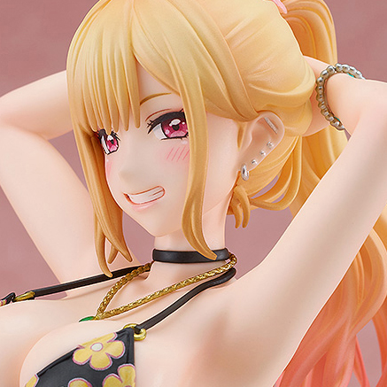 その着せ替え人形は恋をする」のメインヒロイン喜多川海夢の採寸シーン