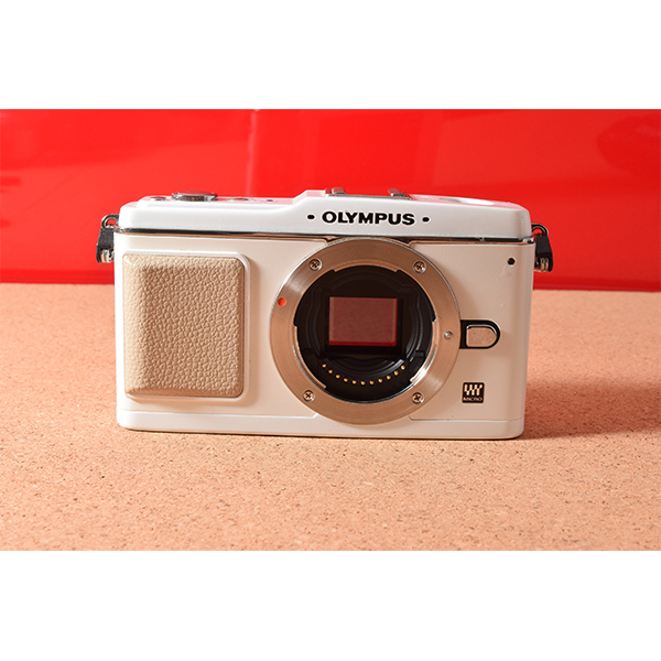 初心者用の一眼レフカメラ専門館TSS / OLYMPUS オリンパス PEN E-P1!