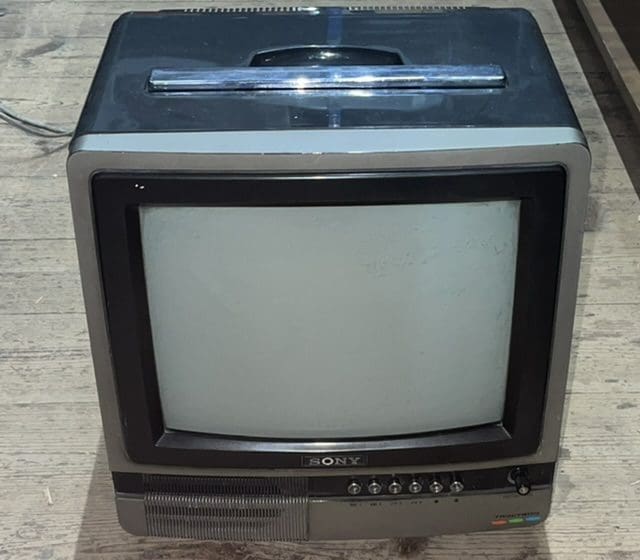 THB12149 Television Portable Sony Trinitron grey two tone KV