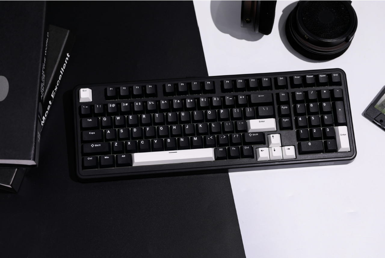 革新と高コスパを追求するメカニカルキーボード「Epomaker TH99」登場