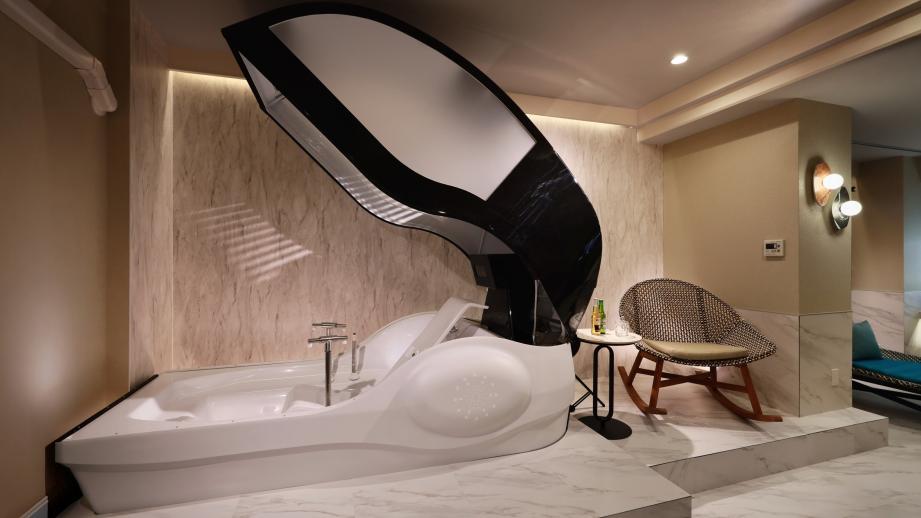 万博で話題の「ミライ人間洗濯機」が大阪のホテルに登場！国内最速で