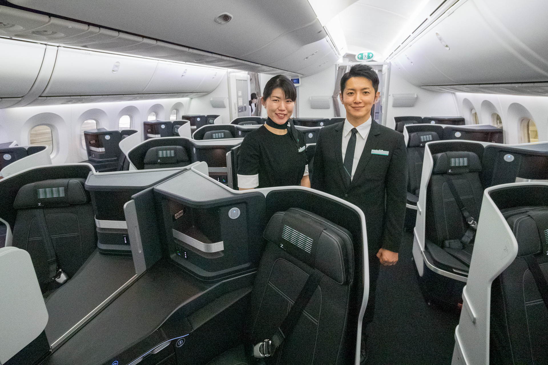 ZIPAIR、ボーイング 787の機内初公開。フルフラットのプレミアムシート