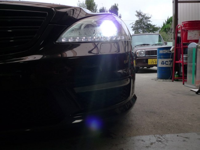 W221 Mercedes Benz のヘッドライトウィンカー修理・・・断念