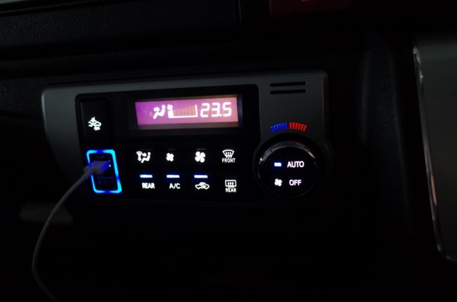 ハイエース200系のエアコンパネル他スイッチ類のLED打ち替え施工