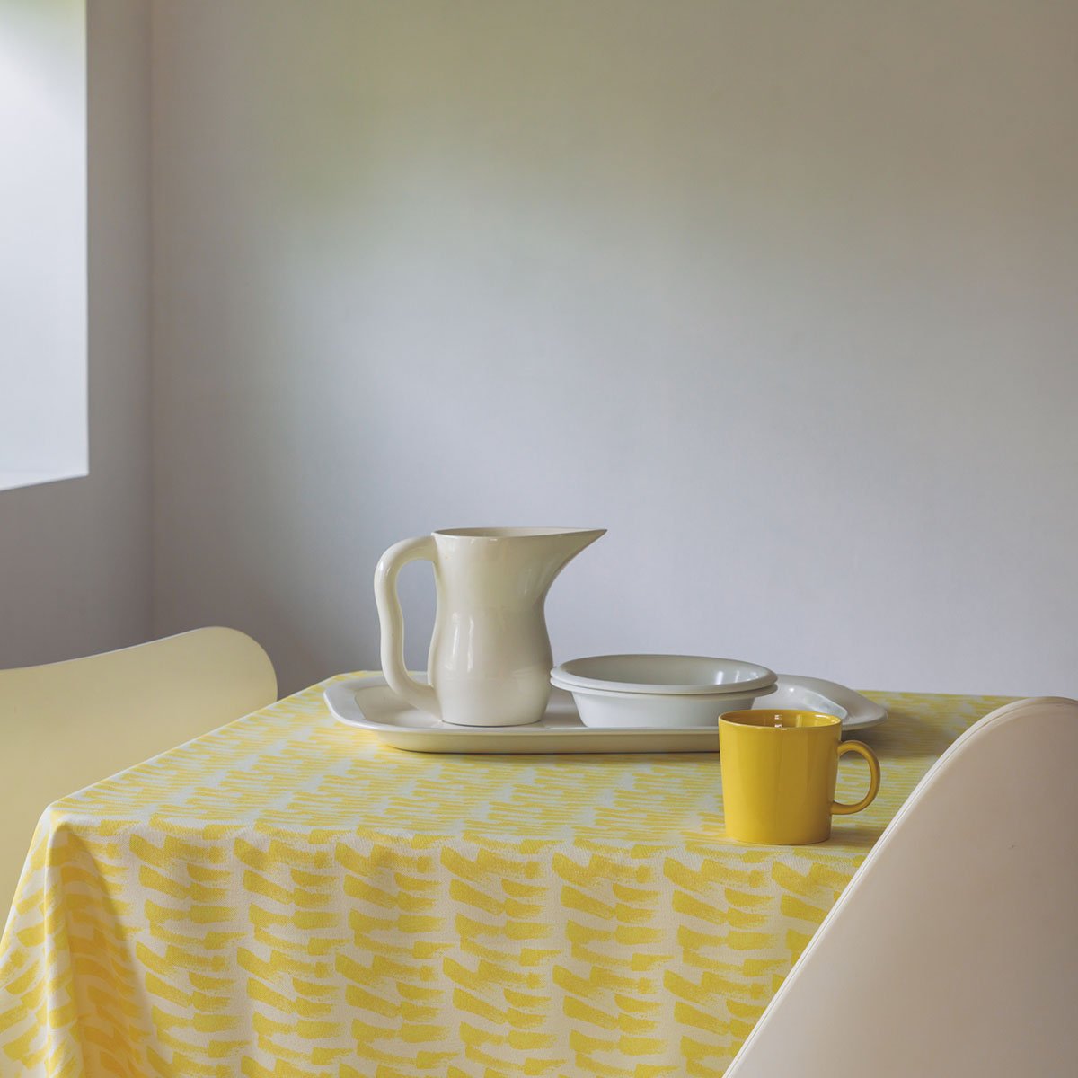 Monica Försterデザイン Feather テーブルクロス パステルイエロー