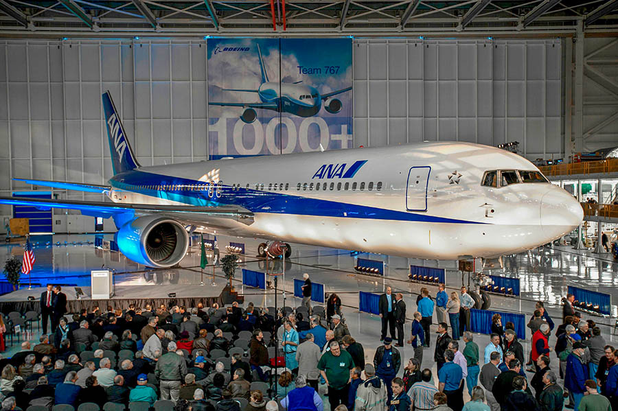 ボーイング767」 1000機目はANA向けだった！ 完成披露から10年 深い