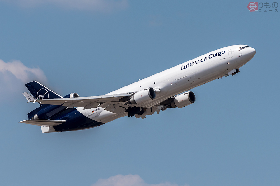 欧州去る「三発ジェット貨物機」の貴重な機内とは？ ルフトハンザ「MD