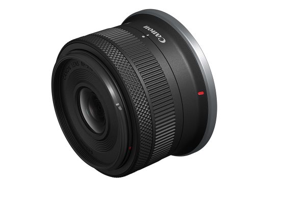 ミラーレスで世界初! 超望遠800mmのレンズなど5製品をキヤノンが発表