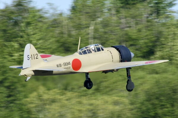 角ばった「ゼロ戦」ついに空へ！ シリーズの希少モデル 飛ぶ様子を動画