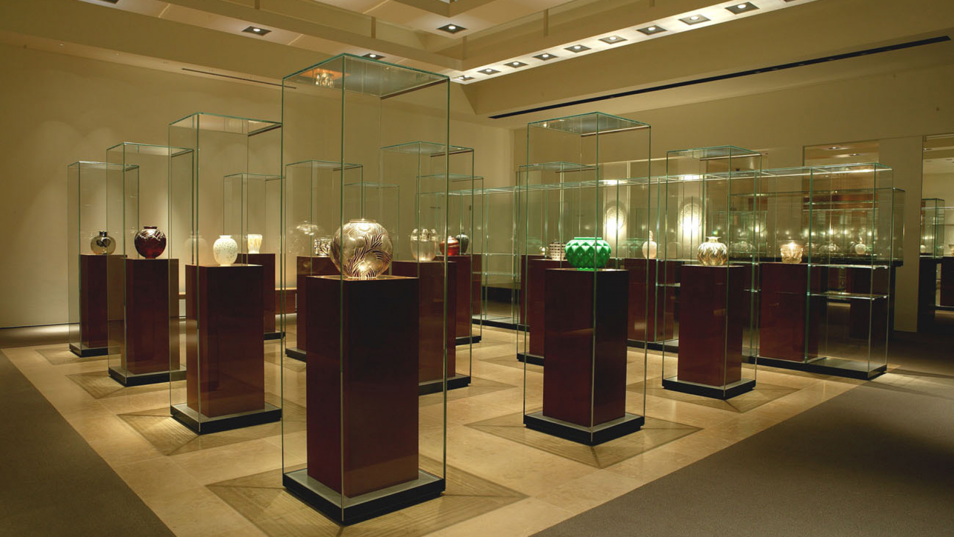 LALIQUE MUSEUM, HAKONE - Destinations - Tokyo Day Trip