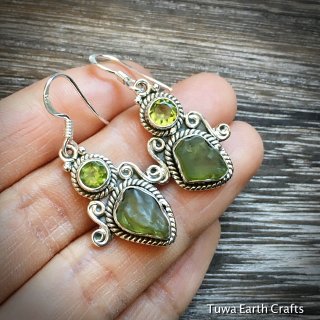 邪気払い・浄化】高品質オリーブ色ペリドット原石ピアス＊1点物