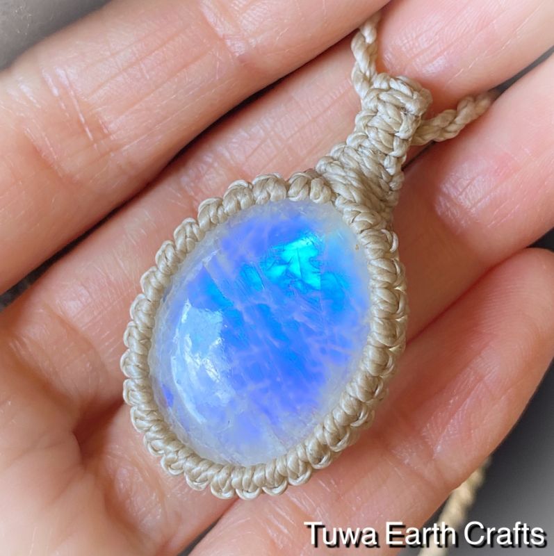 1点物 高品質ブルームーンストーン ペンダント シンプルネックレス