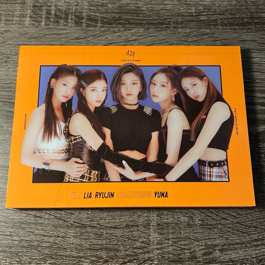 ITZY IT'Z ME WANNABE mwave signed album YUNA | Mercari
